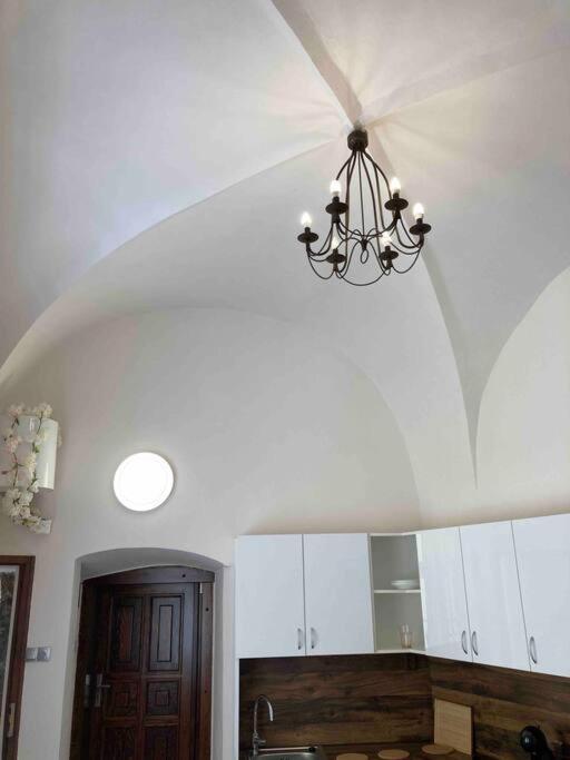 Studio In Gothic House, 50M To The Old Town Square Praha Bagian luar foto