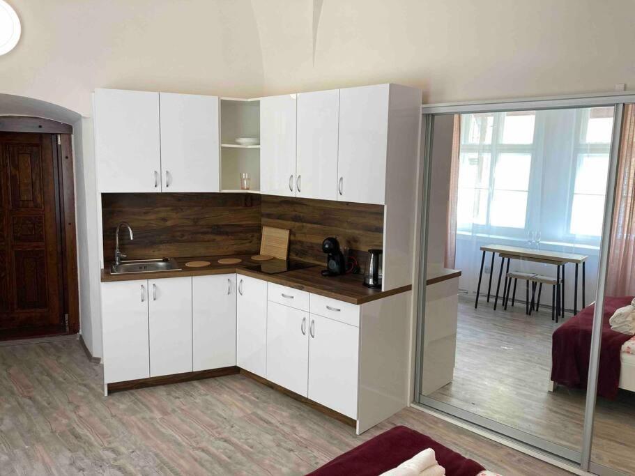 Studio In Gothic House, 50M To The Old Town Square Praha Bagian luar foto